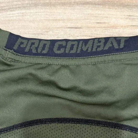 Nike Dark Green and Black Long Sleeve Top - Picture 3 of 4